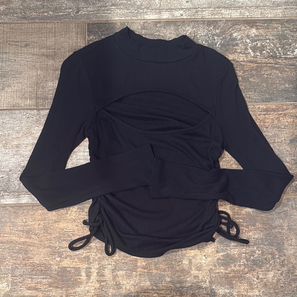 Elegant Black Women's Top‎
